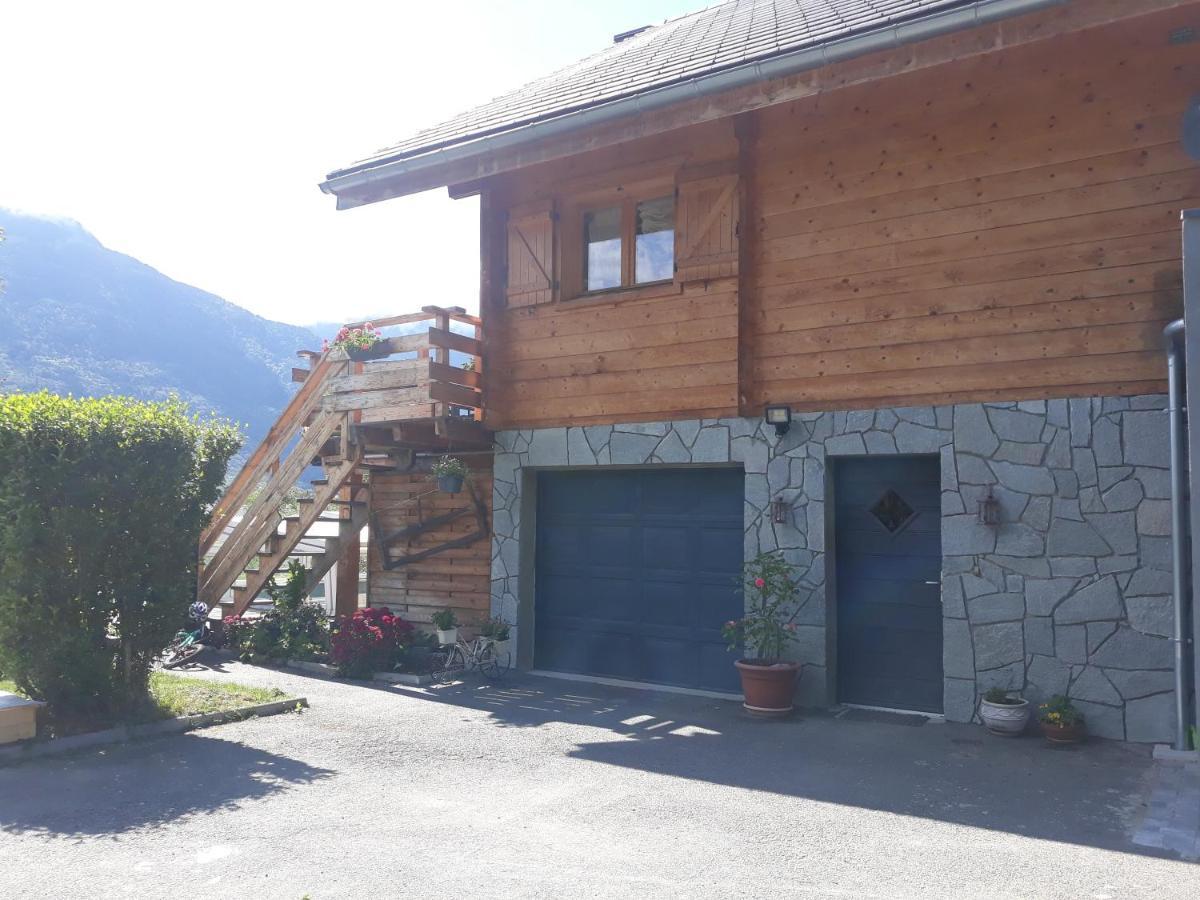 อ็องเทร 2 โกล Bed & Breakfast Saint-Martin-sur-le-Chambre ภายนอก รูปภาพ