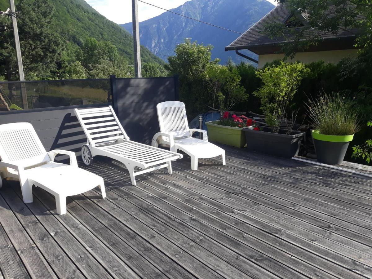 อ็องเทร 2 โกล Bed & Breakfast Saint-Martin-sur-le-Chambre ภายนอก รูปภาพ