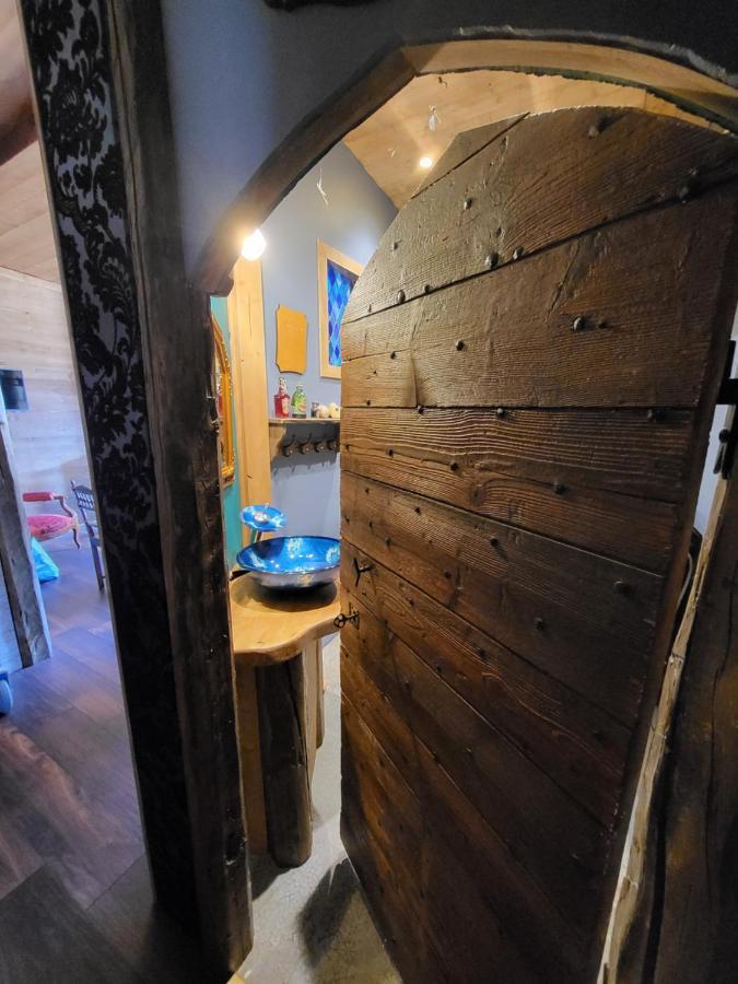 อ็องเทร 2 โกล Bed & Breakfast Saint-Martin-sur-le-Chambre ภายนอก รูปภาพ