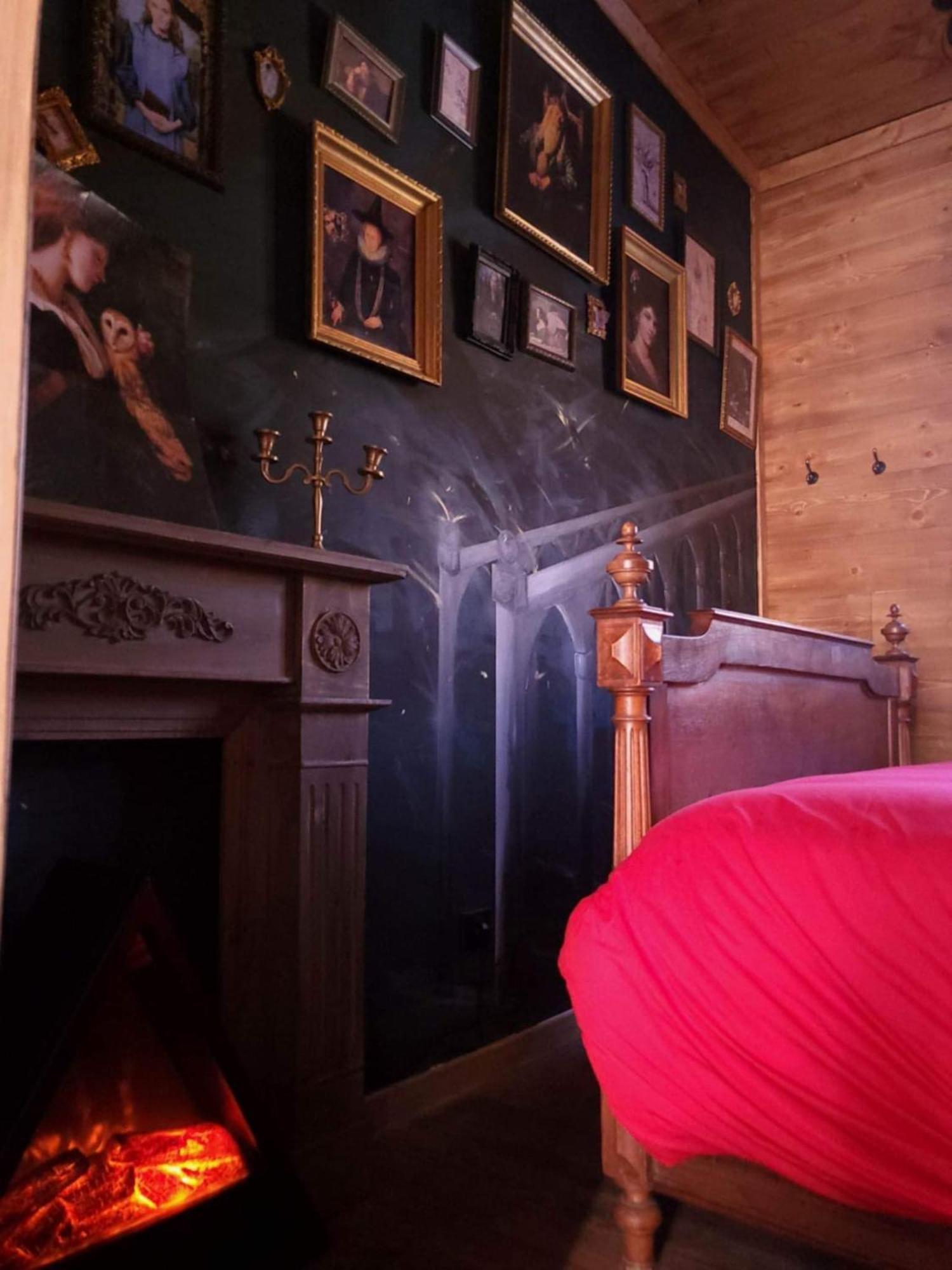 อ็องเทร 2 โกล Bed & Breakfast Saint-Martin-sur-le-Chambre ภายนอก รูปภาพ